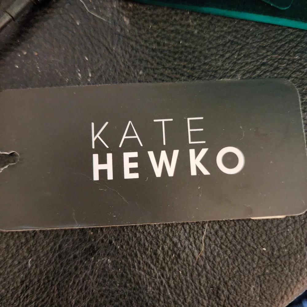 Elegant Black and Gold Women's Robe - Picture 3 of 4